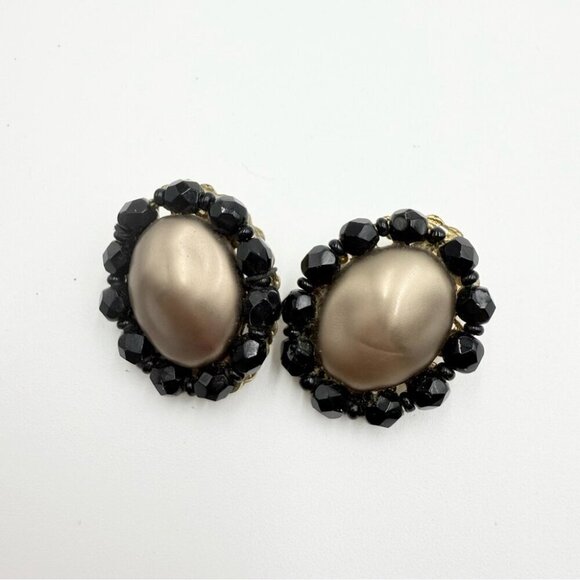 VINTAGE RICHILIEU SIGNED BLACK BEAD JELLY BELLY CLIP ON EARRINGS - Picture 6 of 6